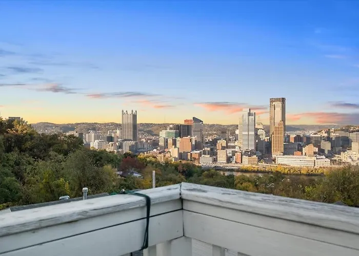 Apartment Skyline Serenity Retreat