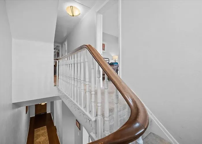 Skyline Serenity Retreat Apartment Pittsburgh