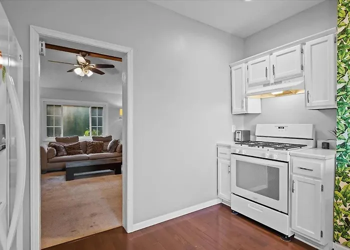 Skyline Serenity Retreat Apartment Pittsburgh