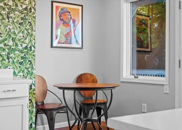 Skyline Serenity Retreat Apartment *