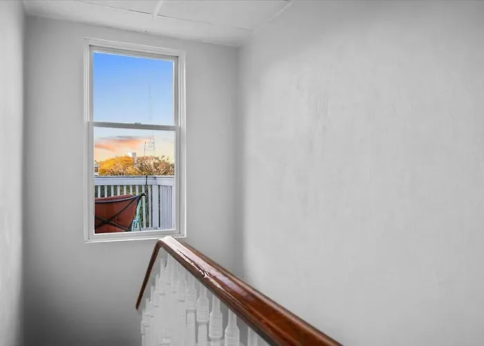 Apartment Skyline Serenity Retreat